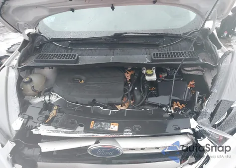 2017 Ford Escape Titanium z USA, uszkodzony, nr VIN 1FMCU9JD0HUC36784